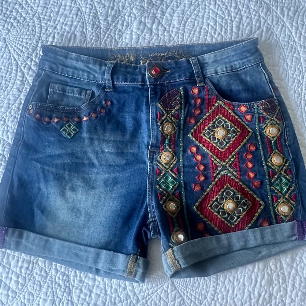 Desigual Embroidered Cuffed Blue Denim Boho Shorts size 28
